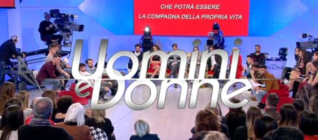 Perché Uomini e donne è stato cancellato? Perché Uomini e donne è stato cancellato?