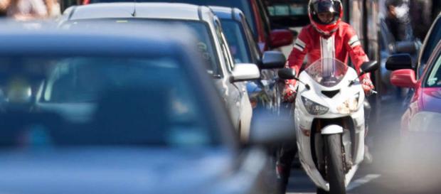 Quiere ahorrar dinero en gasolina y exportación? Medita comprar una motocicleta Quiere ahorrar dinero en gasolina y exportación? Medita comprar una motocicleta
