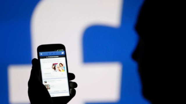 Facebook registra le nostre chiamate e i nostri messaggi