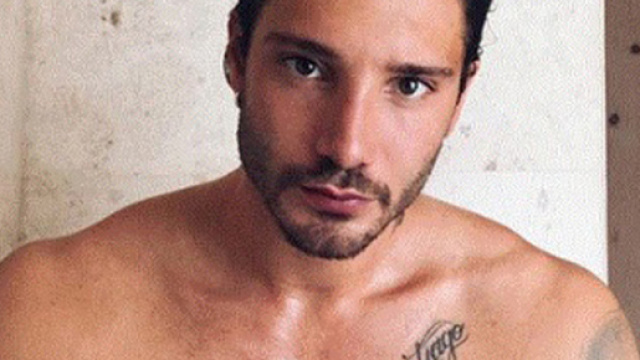 Stefano de Martino nel ruolo di inviato in Honduras