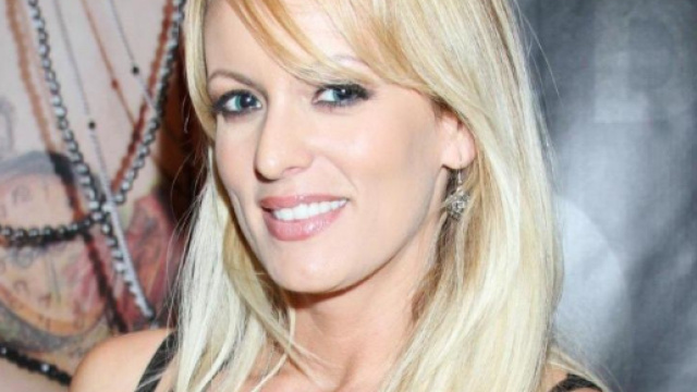 Trump e l'attrice a luci rosse, il legale del presidente ha pagato il suo silenzio