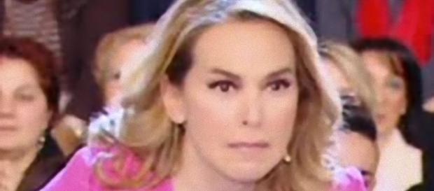 Barbara D'Urso sommersa dalle critiche. Barbara D'Urso sommersa dalle critiche.