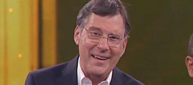Emozione ed applausi per il ritorno di Frizzi all'Eredità - rainews.it Emozione ed applausi per il ritorno di Frizzi all'Eredità - rainews.it