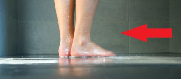 ¿Es aceptable orinar en la ducha? ¿Es aceptable orinar en la ducha?