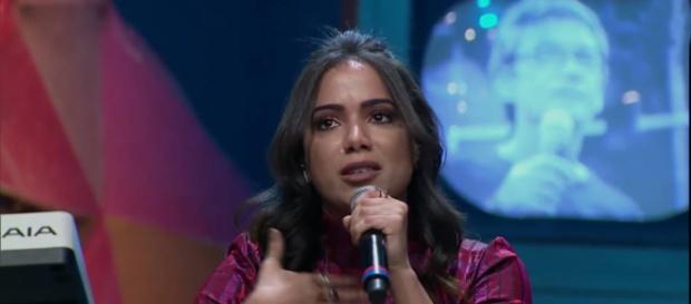Cantora não gostou nada dos comentários de uma fã Cantora não gostou nada dos comentários de uma fã