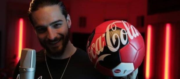 ES LA VOZ DEL HIMNO DE COCA-COLA PARA LA COPA MUNDIAL DE LA FIFATM ... - rumberos.net ES LA VOZ DEL HIMNO DE COCA-COLA PARA LA COPA MUNDIAL DE LA FIFATM ... - rumberos.net