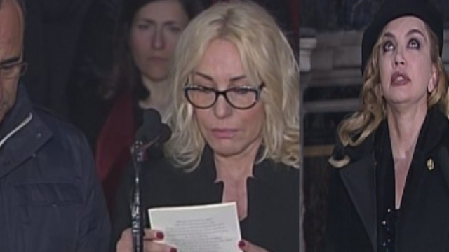Milly Carlucci, Antonella Clerici e Carlo Conti al funerale di Frizzi
