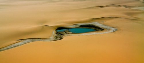 Acqua estratta dall'aria del deserto, l'esperimento rivoluzionario del MIT. foto - leganerd.com