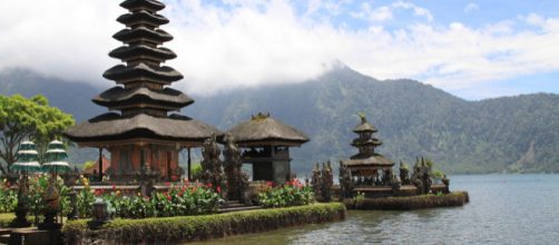 Cheapest flight deals to Bali, Indonesia. Image by Pixabay.