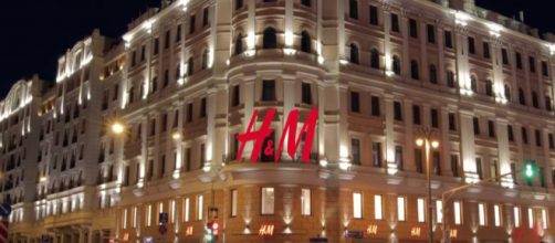 The new H&M flagship store in Moscow. - [img source: H&M / YouTube screencap]