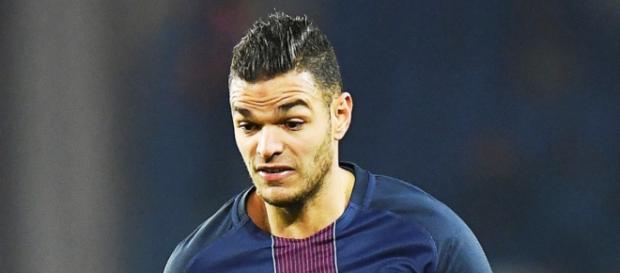 Hatem Ben Arfa deja el equipo. Hatem Ben Arfa deja el equipo.