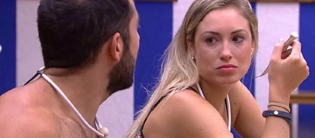 Jessica compara Kaysar com Lucas Jessica compara Kaysar com Lucas