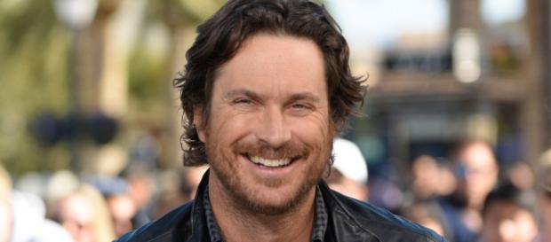 Oliver Hudson: My Estranged Dad and I Are 'Trying' to be Friendly - (Image Credit: ET/Youtube) Oliver Hudson: My Estranged Dad and I Are 'Trying' to be Friendly - (Image Credit: ET/Youtube)