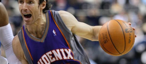 Steve Nash won back-to-back MVPs in 2005 and 2006. Image Source: Flickr | Keith Allison Steve Nash won back-to-back MVPs in 2005 and 2006. Image Source: Flickr | Keith Allison