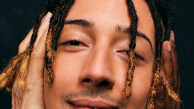 I genitori di una scuola elementare contro Ghali: volgare