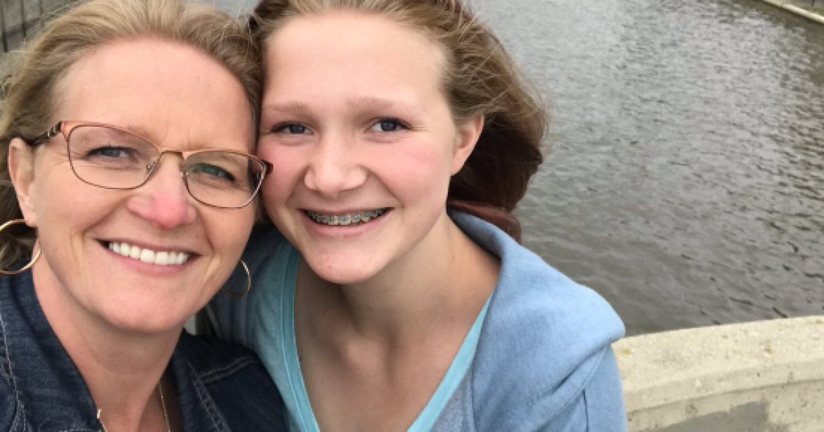 Breaking ‘Sister Wives’ star Ysabel Brown has been sent to Scoliosis