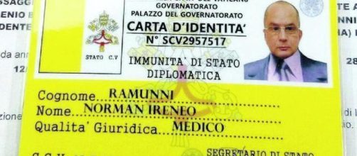Ultima identità del truffatore Stefano Ramunni: medico della Santa Sede.