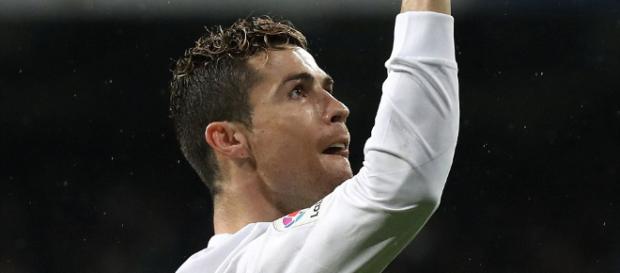 Cristiano Ronaldo anotó sus goles 300. ° y 301 Cristiano Ronaldo anotó sus goles 300. ° y 301