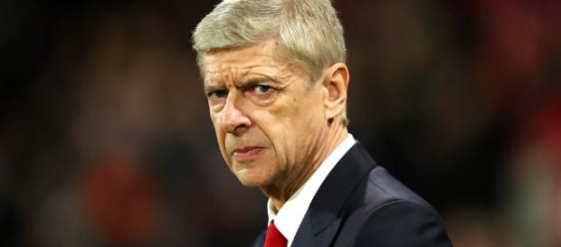 El éxito inicial de Wenger en el Arsenal puso el listón alto por su tiempo en el club El éxito inicial de Wenger en el Arsenal puso el listón alto por su tiempo en el club