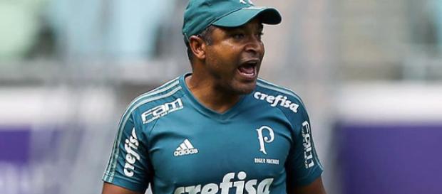 Roger Machado poupará jogadores Roger Machado poupará jogadores