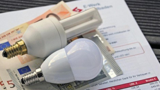 Bollette luce, aumenti per colpa dei morosi: le proteste dei ... - blastingnews.com