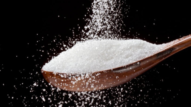 Cancro: i cibi nemici della nostra salute secondo il professor Franco Berrino