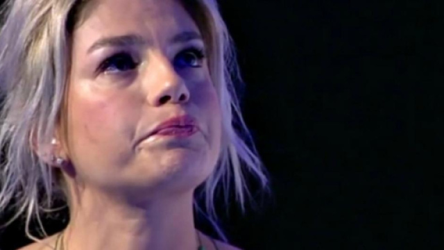 Emma Marrone in lacrime a C'&egrave; Posta per Te.