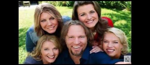 Kody Brown and his four wives. Meri Brown (top left) was catfished. (Image from Beautiful Life / YouTube.)
