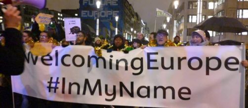 Manifestations d'activistes pour l'accueil des migrants en Europe