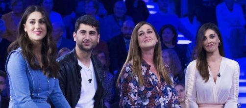 Belen Rodriguez ospite a Verissimo con la madre e i fratelli