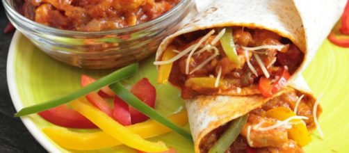 Descubre cómo preparar Burritos Mexicanos de Pollo y Queso