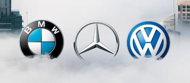 BMW y Daimler se fusionan para hacer frente a empresas tradicionales. BMW y Daimler se fusionan para hacer frente a empresas tradicionales.