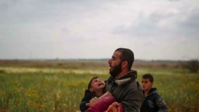 Bambino palestinese ferito durante le violenze del 30 marzo a Gaza