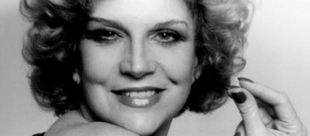 A estrela do cinema e televisão Tônia Carrero A estrela do cinema e televisão Tônia Carrero
