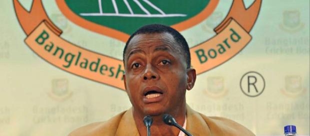 Courtney Walsh as Bangla coach (Image via BCTigers/Twitter) Courtney Walsh as Bangla coach (Image via BCTigers/Twitter)