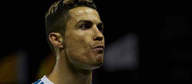 Cristiano Ronaldo marcou mais dois gols para o Real Madrid em La Liga. Cristiano Ronaldo marcou mais dois gols para o Real Madrid em La Liga.