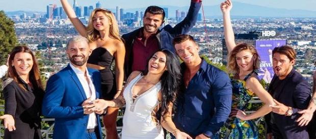 Les Anges 10 : Choc ! Deux candidats que l'on attendait pas se mettent en couple Les Anges 10 : Choc ! Deux candidats que l'on attendait pas se mettent en couple