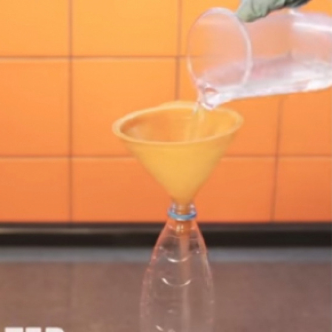 Spring cleaning tips for those who don't know where to begin their cleaning. [Image via 5-Minute Crafts/YouTube screencap]