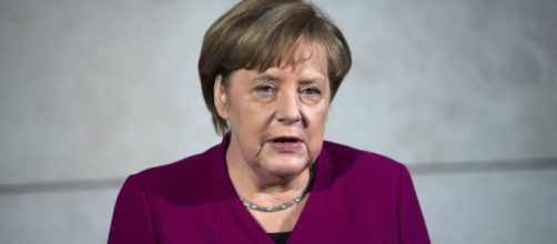 Germany's Merkel Embarks on New Talks to Form Government - voanews.com