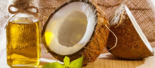 L'olio extravergine di cocco aumenta il colesterolo buono (HDL).