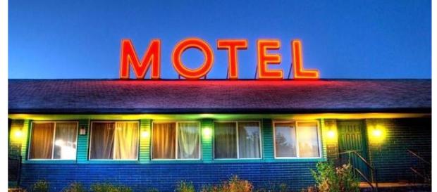 Casal vai a motel e marido abandona mulher com ''Ricardão'' Casal vai a motel e marido abandona mulher com ''Ricardão''