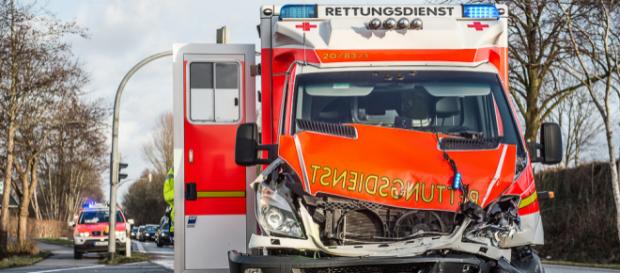 Der Fahrer des RTW erkannte den Senior zu spät. (Symbolfoto) Foto: BOS-Inside Der Fahrer des RTW erkannte den Senior zu spät. (Symbolfoto) Foto: BOS-Inside