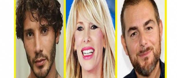 Gossip Isola dei famosi: Marcuzzi, Bossari e De Martino 'nel mirino'. Gossip Isola dei famosi: Marcuzzi, Bossari e De Martino 'nel mirino'.