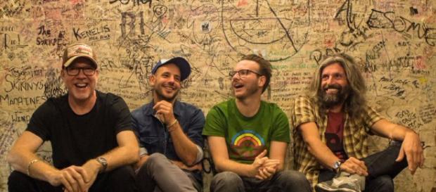 Il prolifico duo britannico si appresta ad iniziare il tour per dare ancora più voce al rock alternativo. Il prolifico duo britannico si appresta ad iniziare il tour per dare ancora più voce al rock alternativo.
