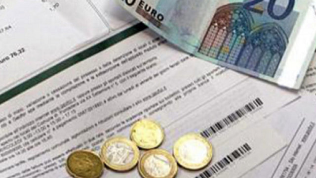 Aumenti bollette della luce: la verit&agrave; sulle cifre