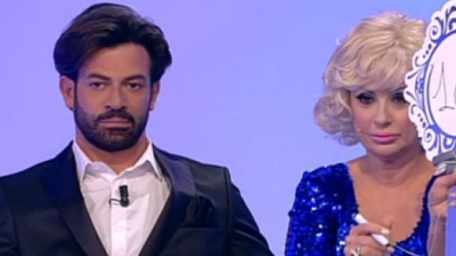 Uomini e Donne : Gianni Sperti Uomini e Donne - tina cipollari | melty - melty.it