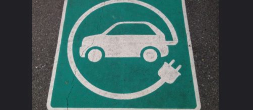 Electric car signs are becoming common - Image credit - Paul Krueger | Flickr