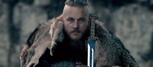 Personagem Ragnar interpretado por Travis Fimmel