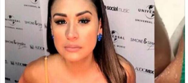 Cantora sertaneja publicou imagem sensual nas redes sociais e deu o que falar. Cantora sertaneja publicou imagem sensual nas redes sociais e deu o que falar.