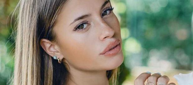 Chiara Nasti denuncia Striscia la Notizia: ecco cosa è successo Chiara Nasti denuncia Striscia la Notizia: ecco cosa è successo